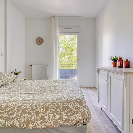Daire Spacieux 2 Pieces Avec Balcon A Deux Pas De Paris - 354c Rueil-Malmaison