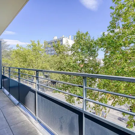 Spacieux 2 Pieces Avec Balcon A Deux Pas De Paris - 354c