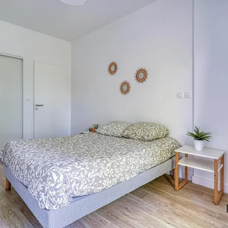 Spacieux 2 Pieces Avec Balcon A Deux Pas De Paris - 354c *