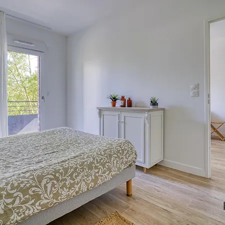 Spacieux 2 Pieces Avec Balcon A Deux Pas De Paris - 354c Daire *